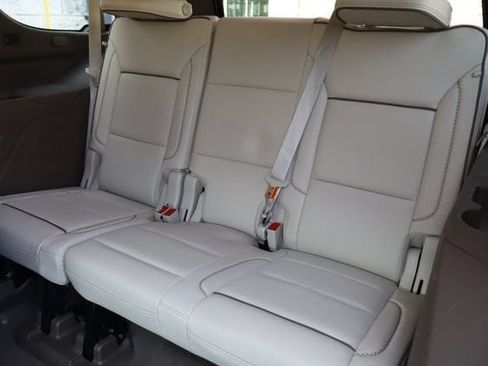 Used 2024 GMC Yukon Denali w/ Advanced Technology Package AWD/4WD image 7