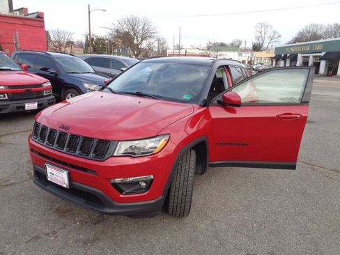 Used 2018 Jeep Compass Latitude w/ Popular Equipment Group image 38