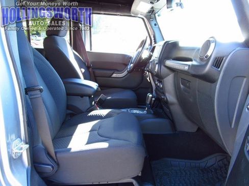 Used 2018 Jeep Wrangler Unlimited Sport AWD/4WD image 5