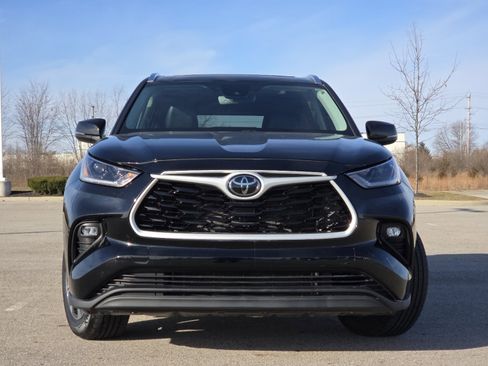 Used 2021 Toyota Highlander XLE image 11