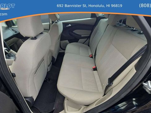 Used 2016 Ford Focus SE w/ SE Sport Package FWD image 13