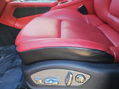 Used 2021 Porsche Macan Turbo image 29