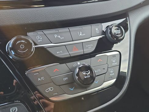 New 2026 Chrysler Voyager LX image 20