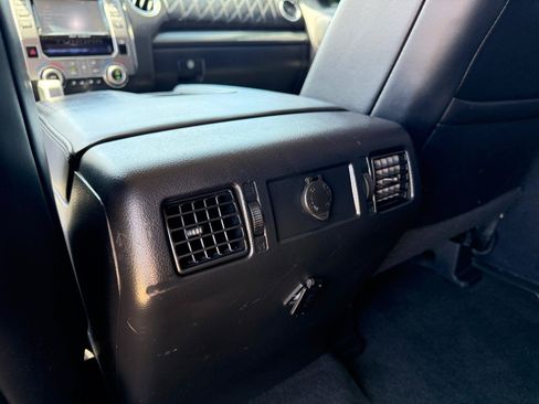Used 2018 Toyota Tundra Platinum AWD/4WD image 18