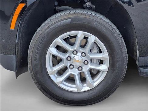 Used 2025 Chevrolet Tahoe LS RWD image 14