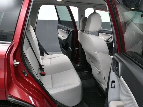 Used 2018 Subaru Forester 2.5i Premium image 12