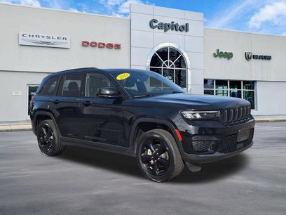 Used 2023 Jeep Grand Cherokee Altitude