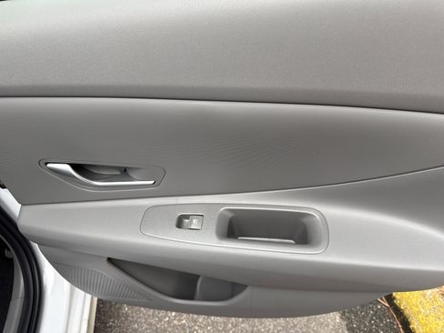 New 2026 Hyundai Elantra Blue image 16