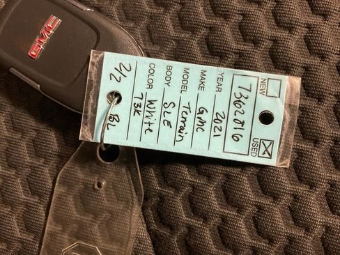 Used 2021 GMC Terrain SLE w/ Driver Convenience Package image 29