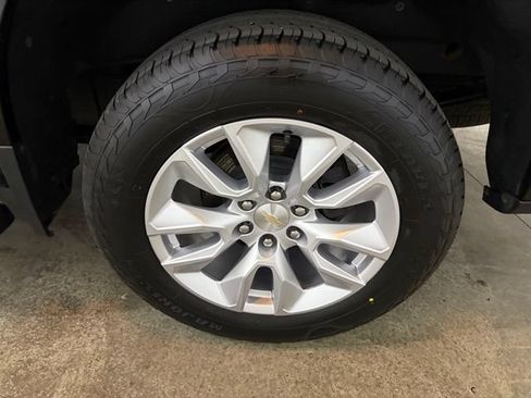 Used 2023 Chevrolet Silverado 1500 Custom AWD/4WD image 10