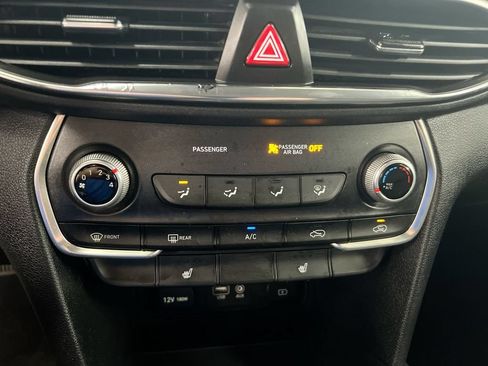 Used 2019 Hyundai Santa Fe SEL FWD image 16