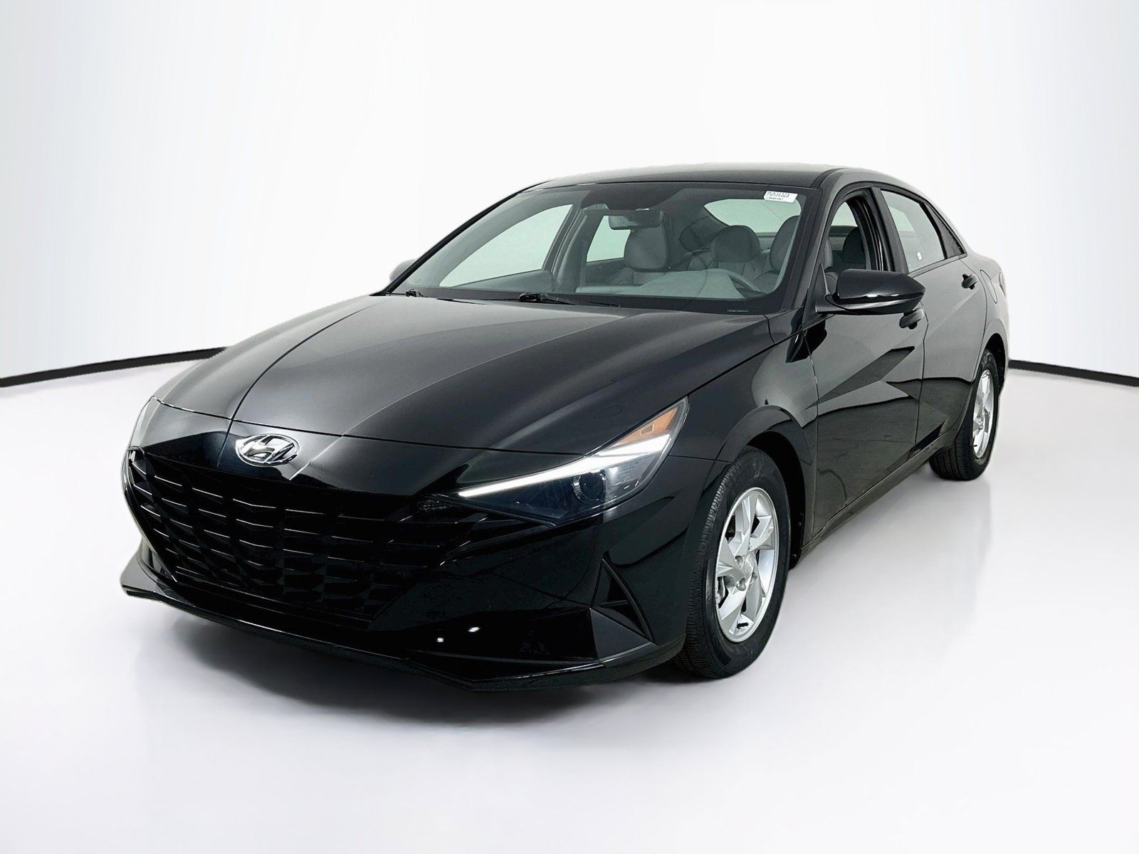 Used 2023 Hyundai Elantra SE FWD image 1