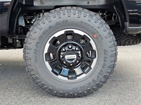 New 2026 Ford F250 Platinum w/ Tremor Off-Road Package image 5