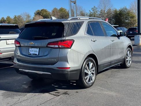 Used 2023 Chevrolet Equinox Premier image 3