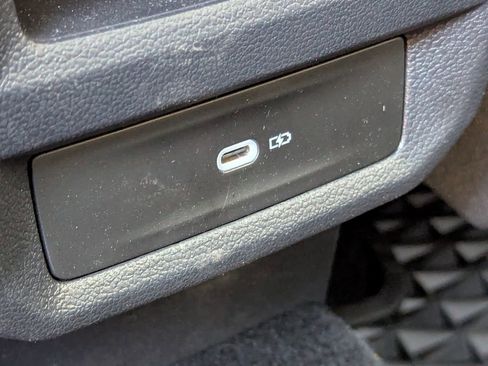 Used 2025 Volkswagen Taos SE w/ Panoramic Sunroof Package AWD/4WD image 24