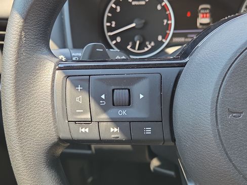 Used 2023 Nissan Rogue SV FWD image 19