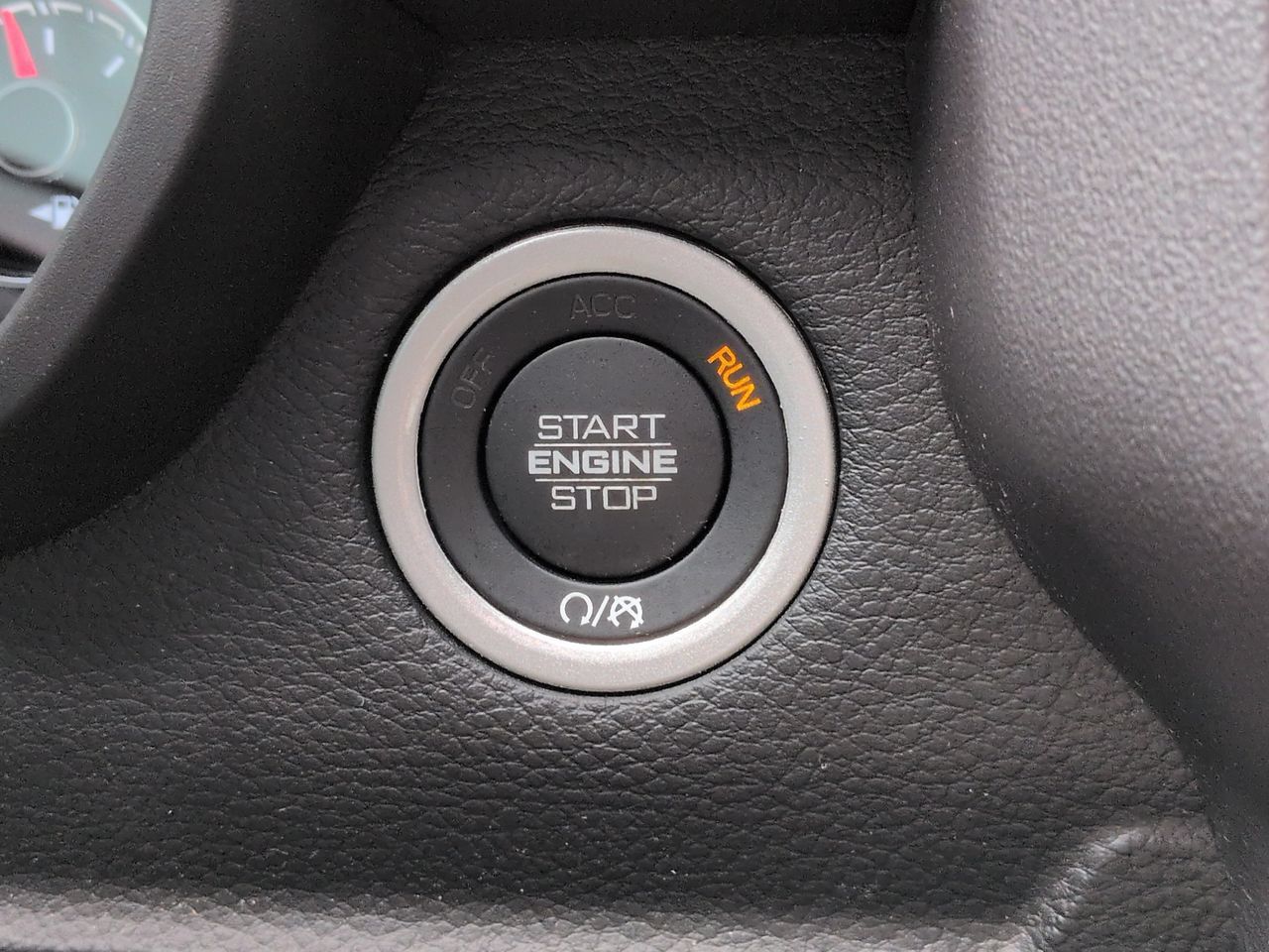 Used 2016 Jeep Wrangler Unlimited Sahara w/ Dual Top Group AWD/4WD image 30