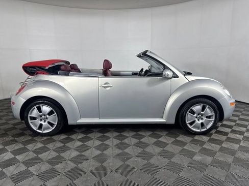 Used 2009 Volkswagen Beetle Blush FWD image 21
