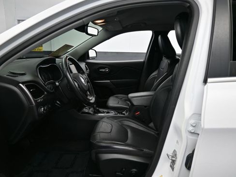 Used 2021 Jeep Cherokee Latitude Lux w/ Comfort/Convenience Group FWD image 11