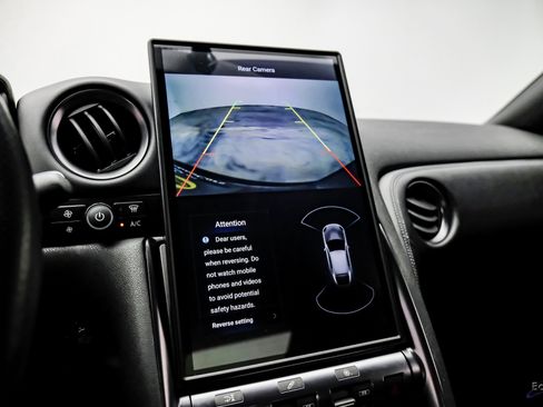 Used 2013 Nissan GT-R Premium image 63