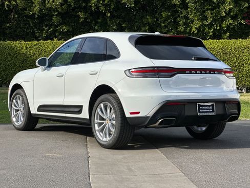 New 2026 Porsche Macan image 3