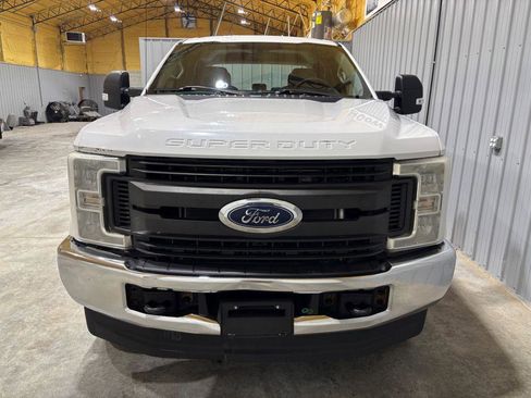 Used 2018 Ford F250 XL w/ Power Equipment Group image 7