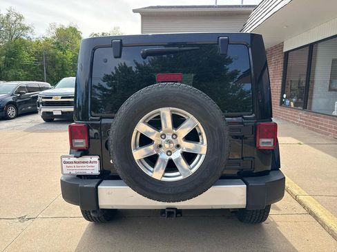 Used 2013 Jeep Wrangler Unlimited Sahara AWD/4WD image 31