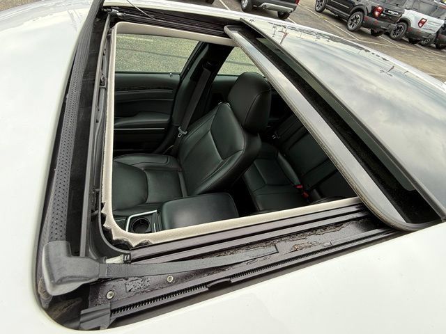Used 2022 Chrysler 300 Touring L w/ Popular Equipment Group AWD/4WD image 6