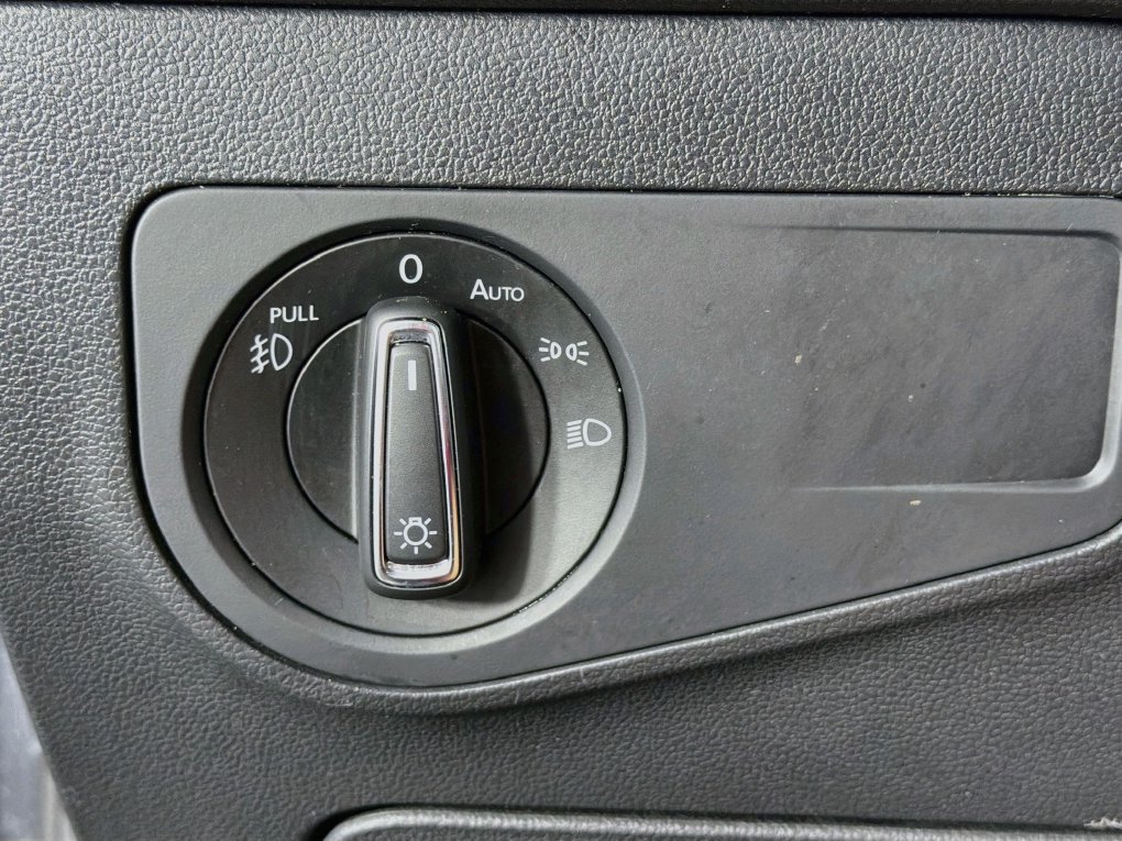 Used 2019 Volkswagen Tiguan SEL FWD image 15