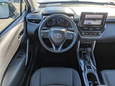 Used 2024 Toyota Corolla Cross XLE FWD image 17