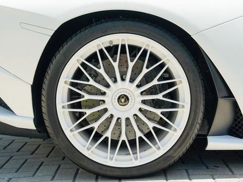 Used 2018 Lamborghini Aventador S AWD/4WD image 31