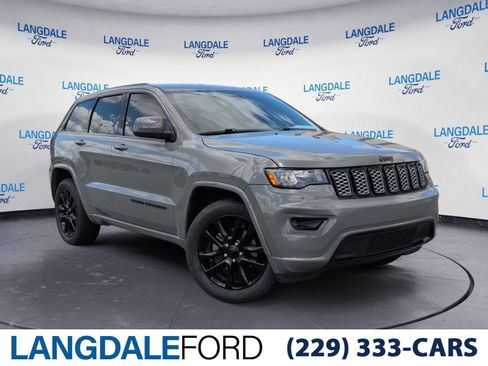 Used 2020 Jeep Grand Cherokee Altitude image 1