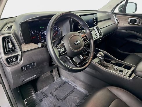 Certified 2021 Kia Sorento EX FWD image 9