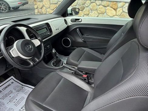 Used 2013 Volkswagen Beetle 2.5 FWD image 27