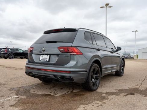 Used 2024 Volkswagen Tiguan SE R-Line AWD/4WD image 7