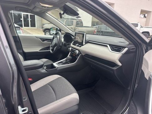 Certified 2025 Toyota RAV4 XLE w/ Convenience Package image 10