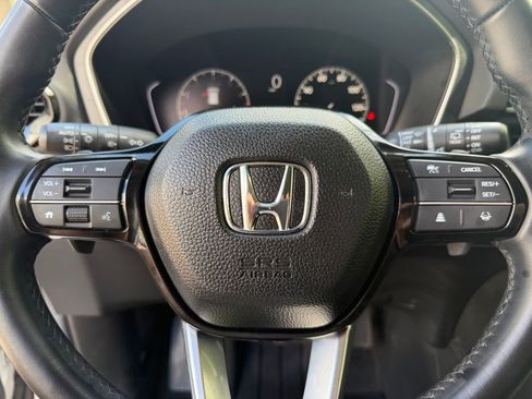 Certified 2025 Honda Pilot Touring image 23