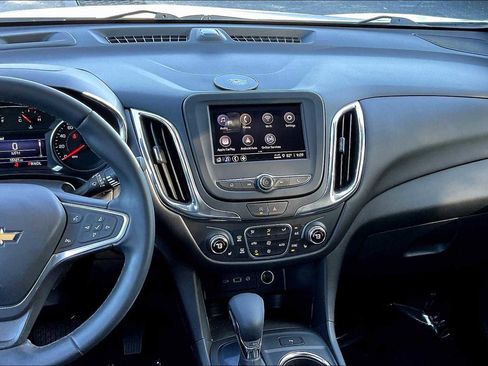 Used 2023 Chevrolet Equinox LT image 6