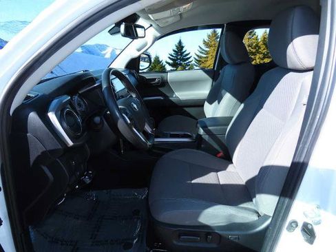 Used 2022 Toyota Tacoma SR5 image 15