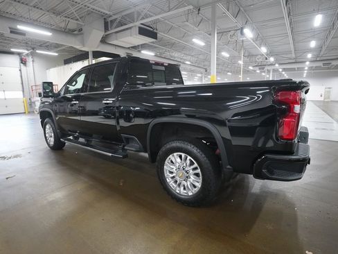 Certified 2022 Chevrolet Silverado 2500 High Country w/ Z71 Off-Road Package image 12