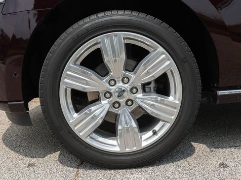 Used 2024 Ford Expedition Platinum RWD image 4