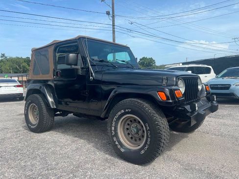 Used 2005 Jeep Wrangler Rubicon AWD/4WD image 3