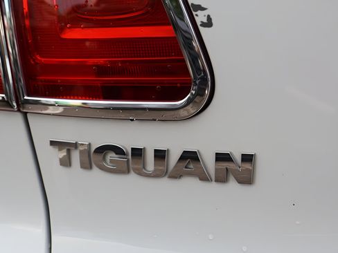 Used 2016 Volkswagen Tiguan S FWD image 8