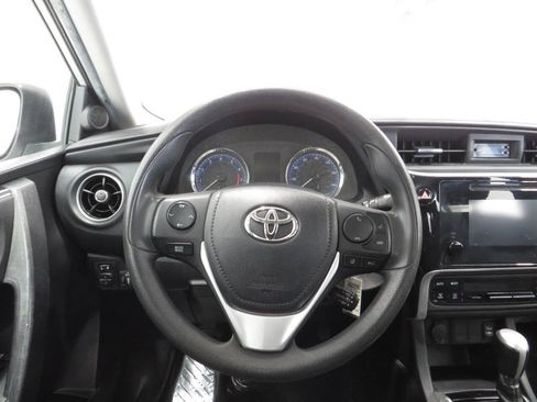 Used 2019 Toyota Corolla LE FWD image 14