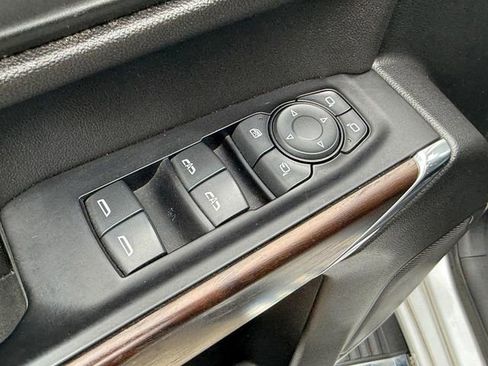 Used 2019 GMC Sierra 1500 SLT w/ SLT Premium Package image 16