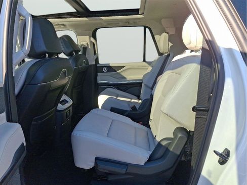 New 2026 Lincoln Navigator L Reserve image 10