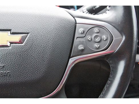 Used 2021 Chevrolet Traverse Premier w/ LPO, Blackout Package FWD image 22