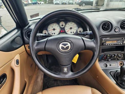 Used 2001 MAZDA MX-5 Miata RWD image 15