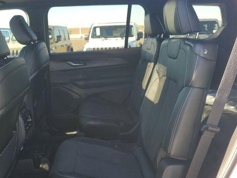 New 2025 Jeep Grand Cherokee L Altitude image 14