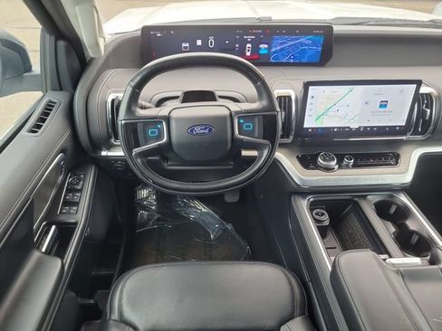 Certified 2025 Ford Expedition Max Platinum AWD/4WD image 11